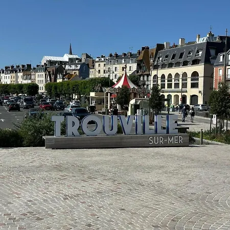 Διαμέρισμα Trouville-sur-mer Cozy With Private Courtyard Touques