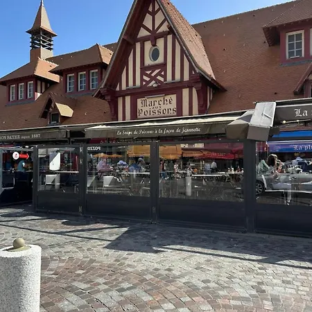 Trouville-sur-mer Cozy With Private Courtyard Διαμέρισμα